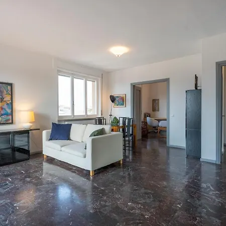 Appartement Skyline Roomy *